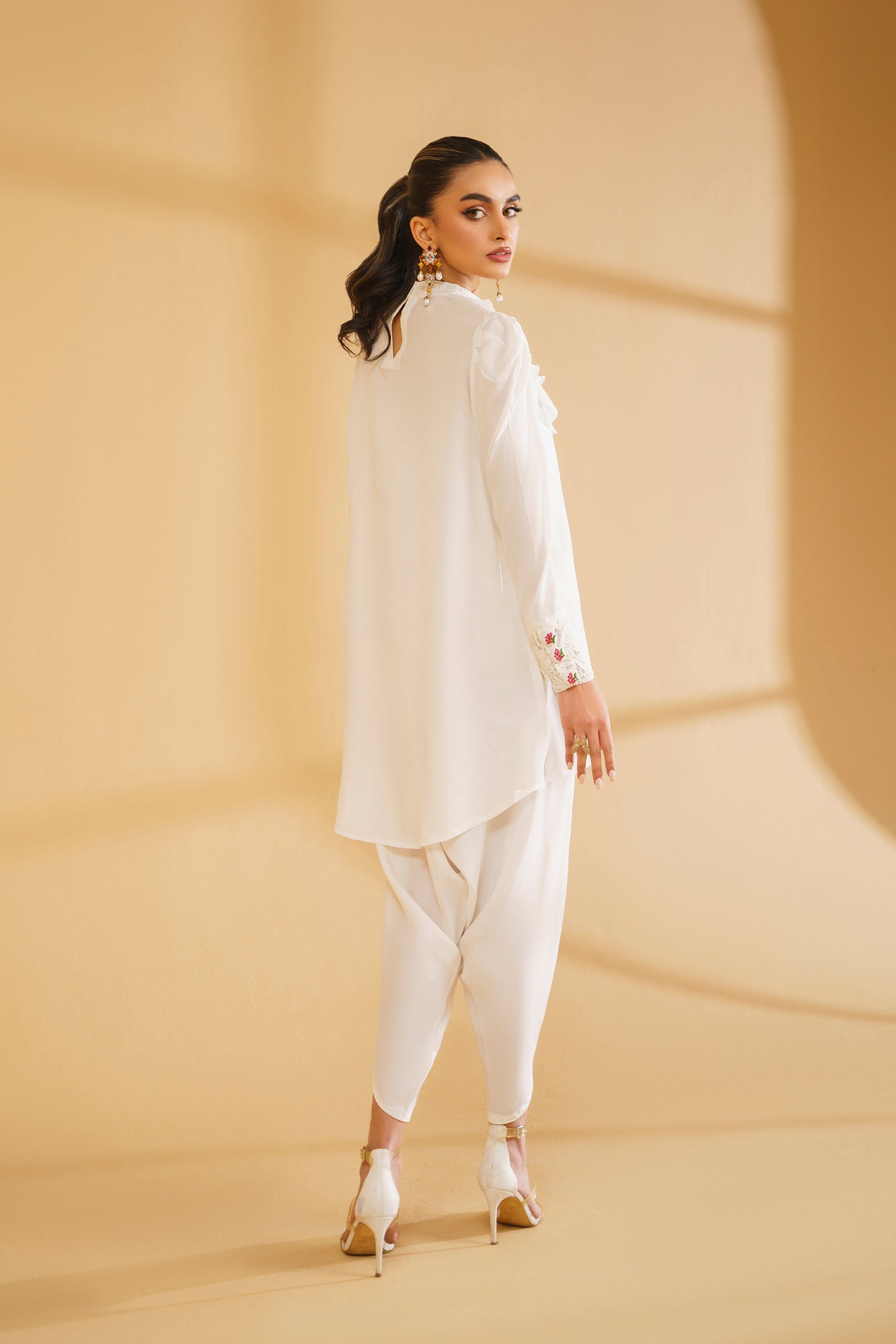 WHITE LINE | SOPHIE | RJ'S PRET