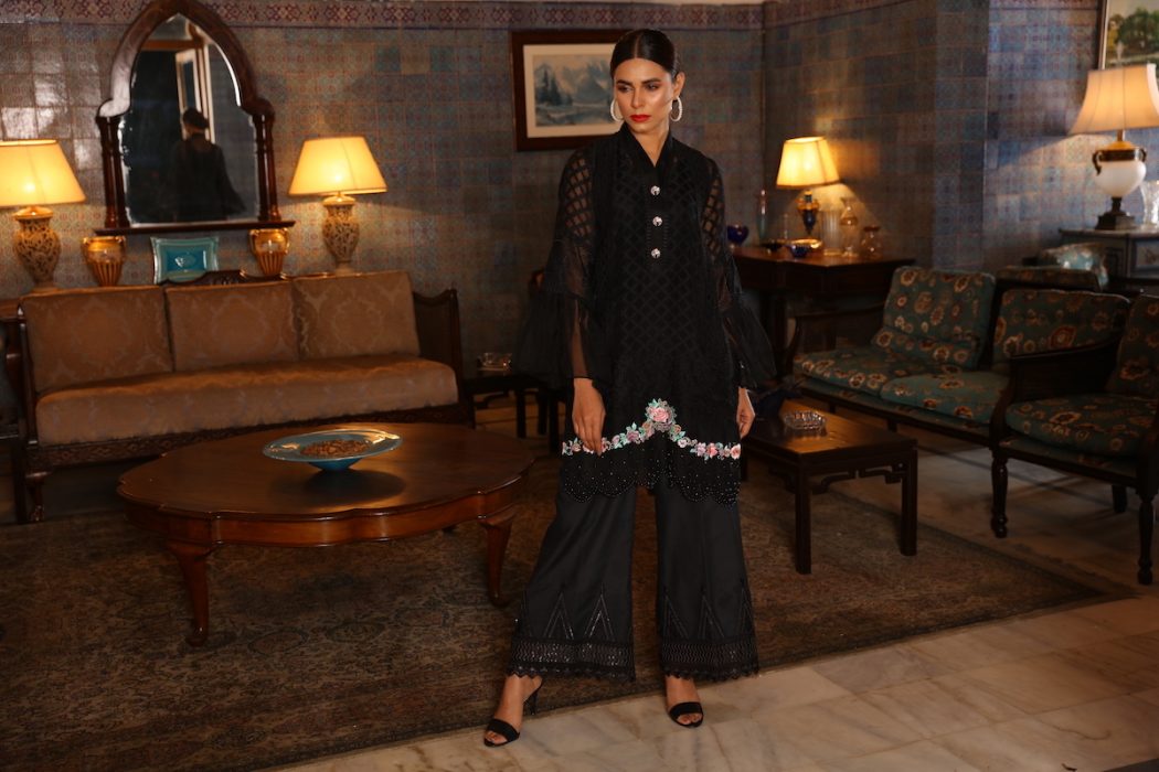 BLACK RUFFLE DREAM | MYSTIQUE | RJ'S PRET