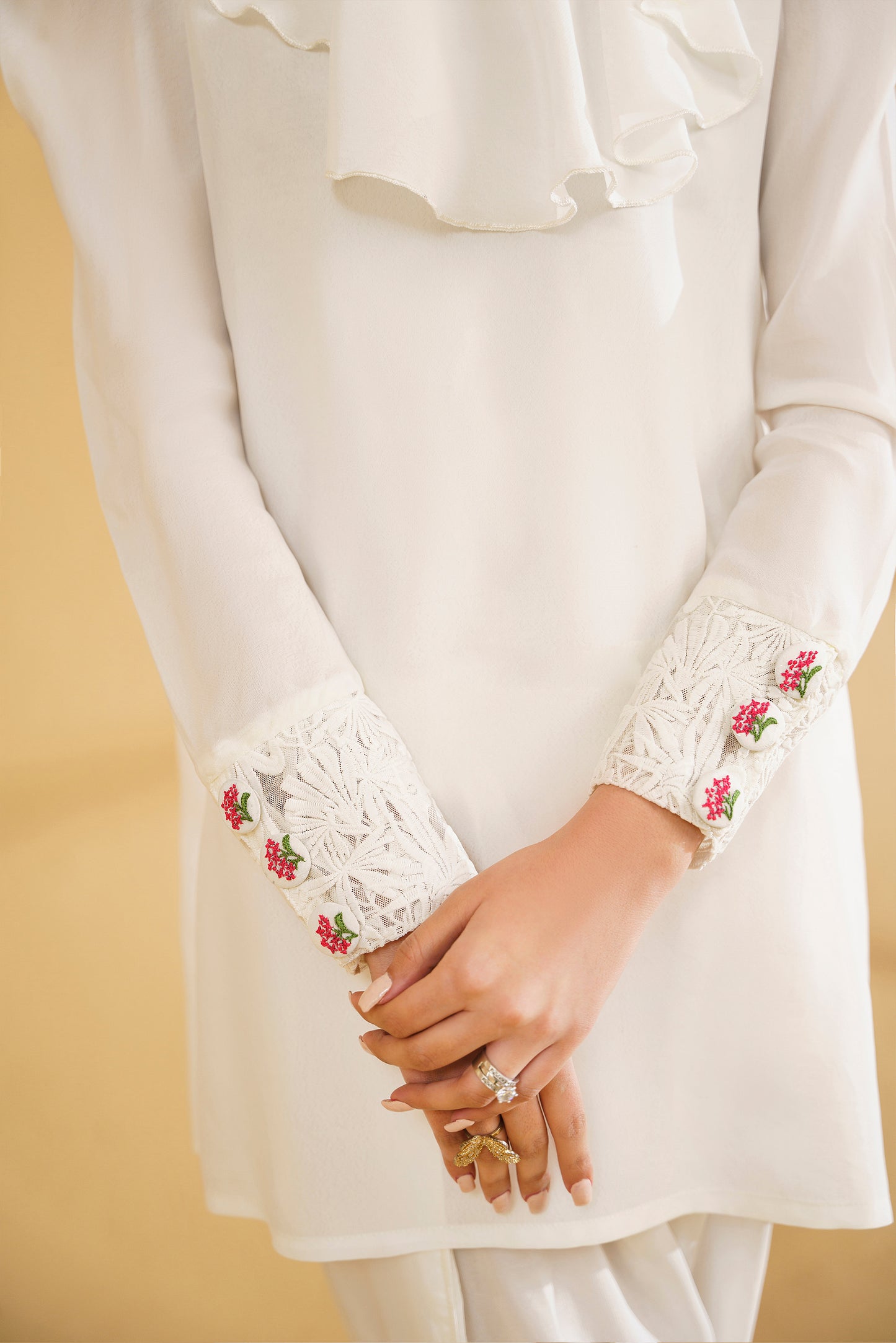WHITE LINE | SOPHIE | RJ'S PRET