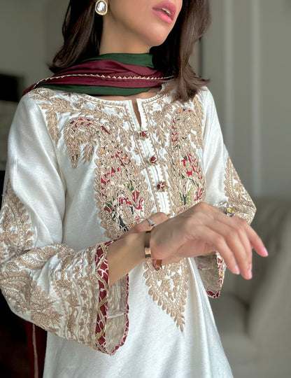 PAISELY BLOOM| TAPESTRY|RJ'S PRET
